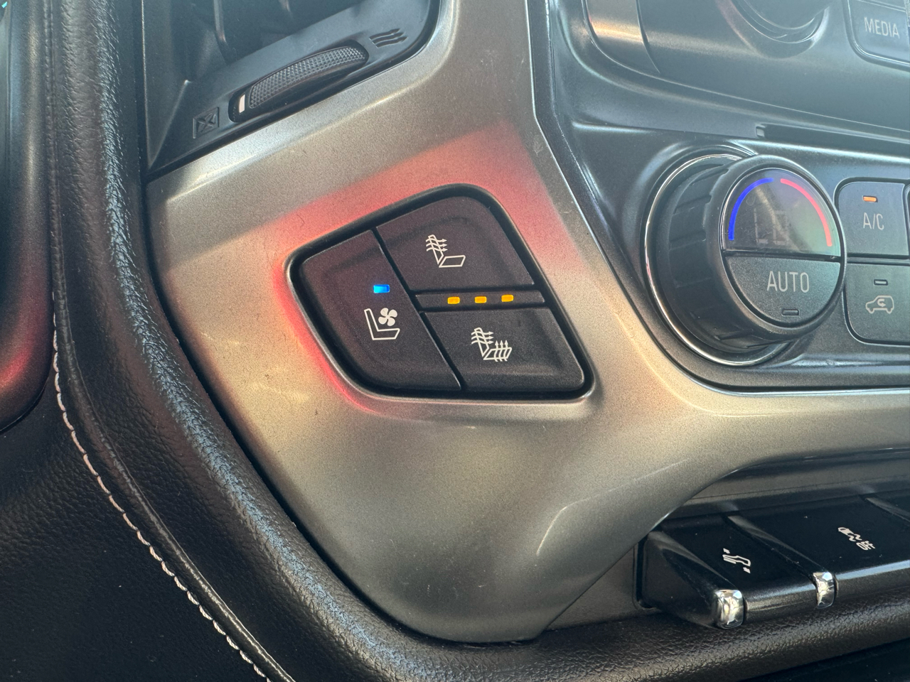 Chevrolet Silverado 1500 LTZ Z71 Crew Cab 4WD 2018 Chevrolet Silverado 1500 LTZ Z71 Crew Cab 4WD 2018