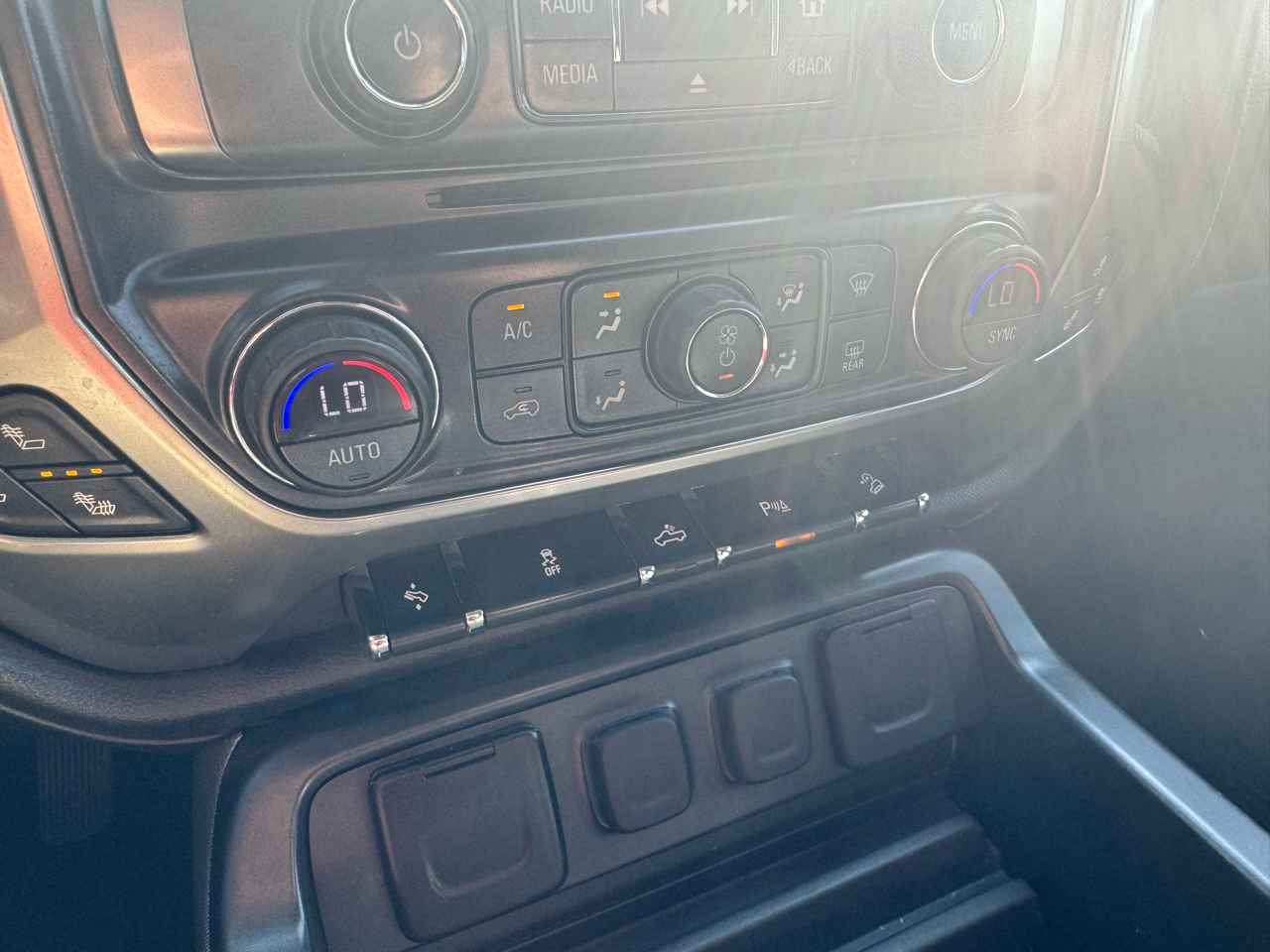 Chevrolet Silverado 1500 LTZ Z71 Crew Cab 4WD 2018 Chevrolet Silverado 1500 LTZ Z71 Crew Cab 4WD 2018