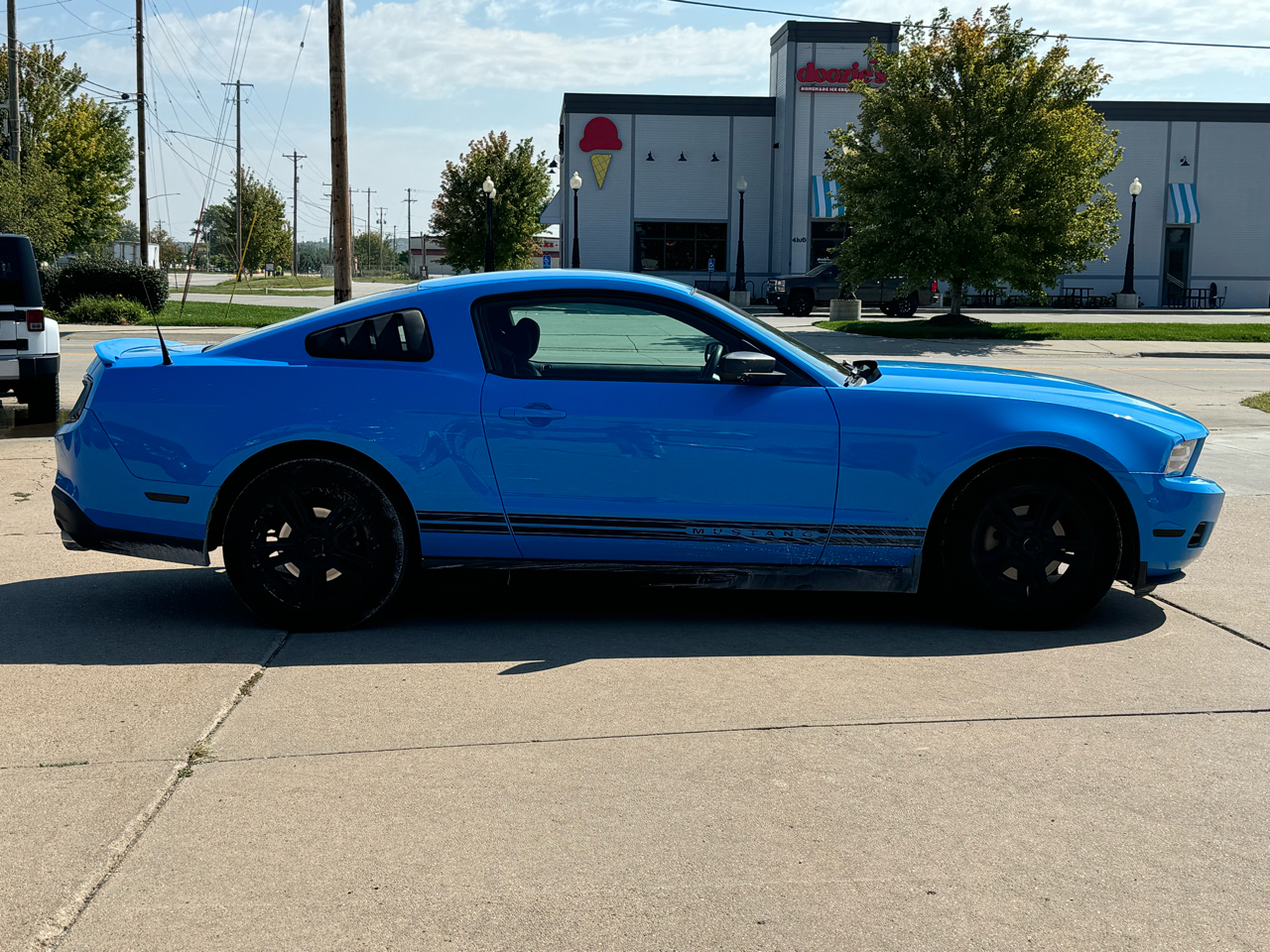 Ford Mustang 2dr Cpe V6 2010 Ford Mustang 2dr Cpe V6 2010