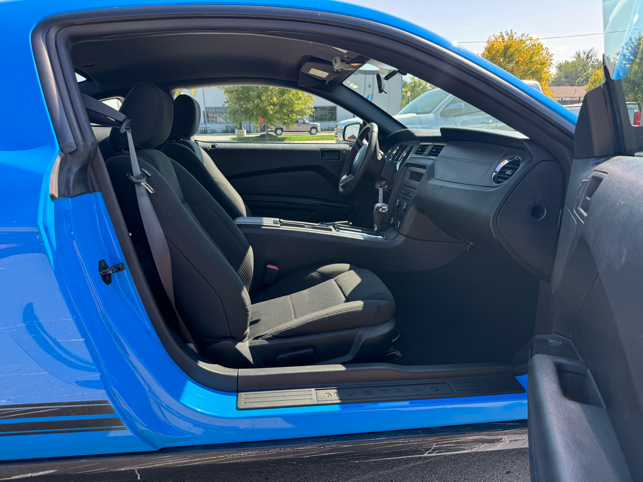 Ford Mustang 2dr Cpe V6 2010 Ford Mustang 2dr Cpe V6 2010