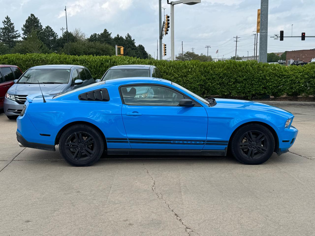 Ford Mustang 2dr Cpe V6 2010