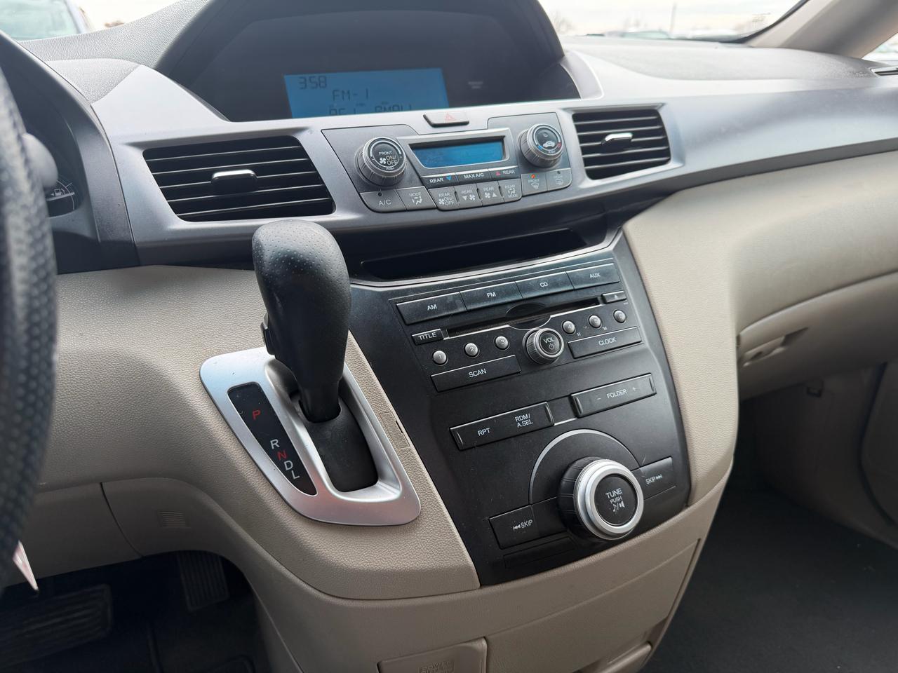 Honda Odyssey 5dr LX 2011