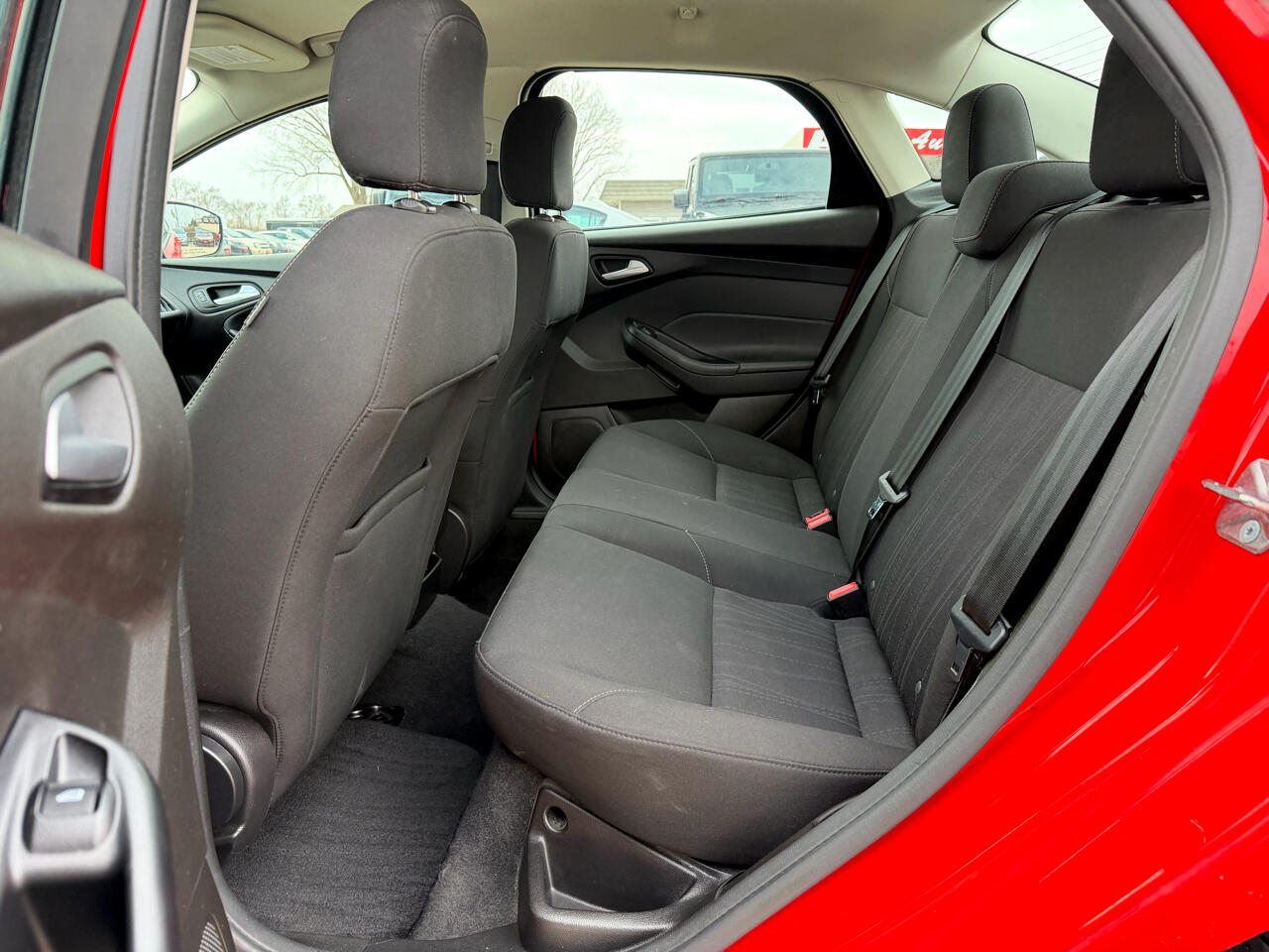 Ford Focus 4dr Sdn SE 2016