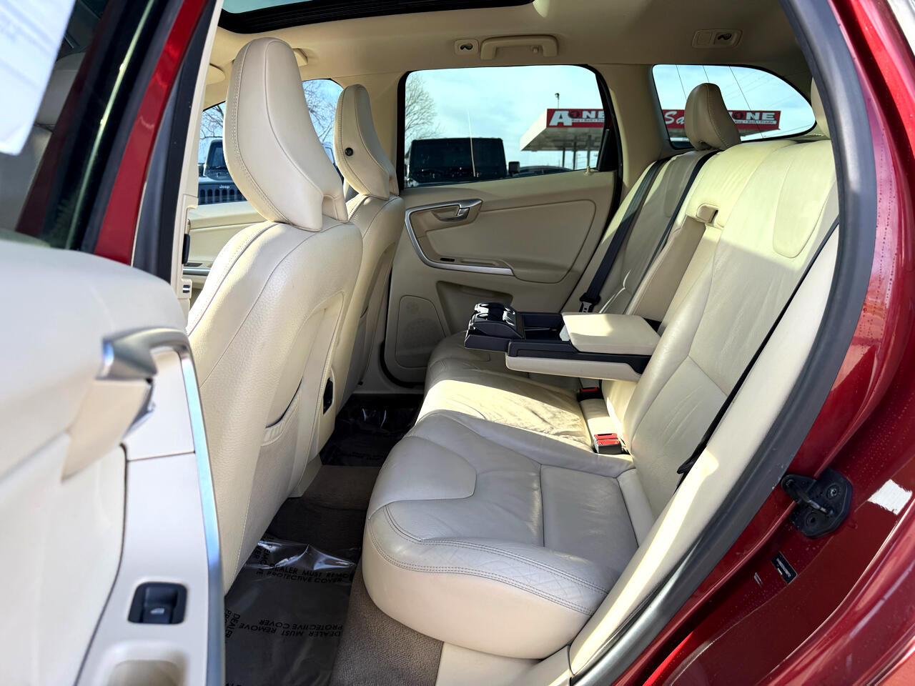 Volvo XC60 AWD 4dr 3.0T 2010