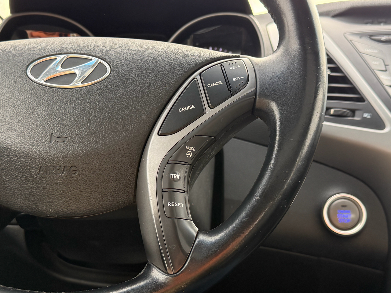 Hyundai Elantra 4dr Sdn Auto Limited (Alabama Plant) 2014