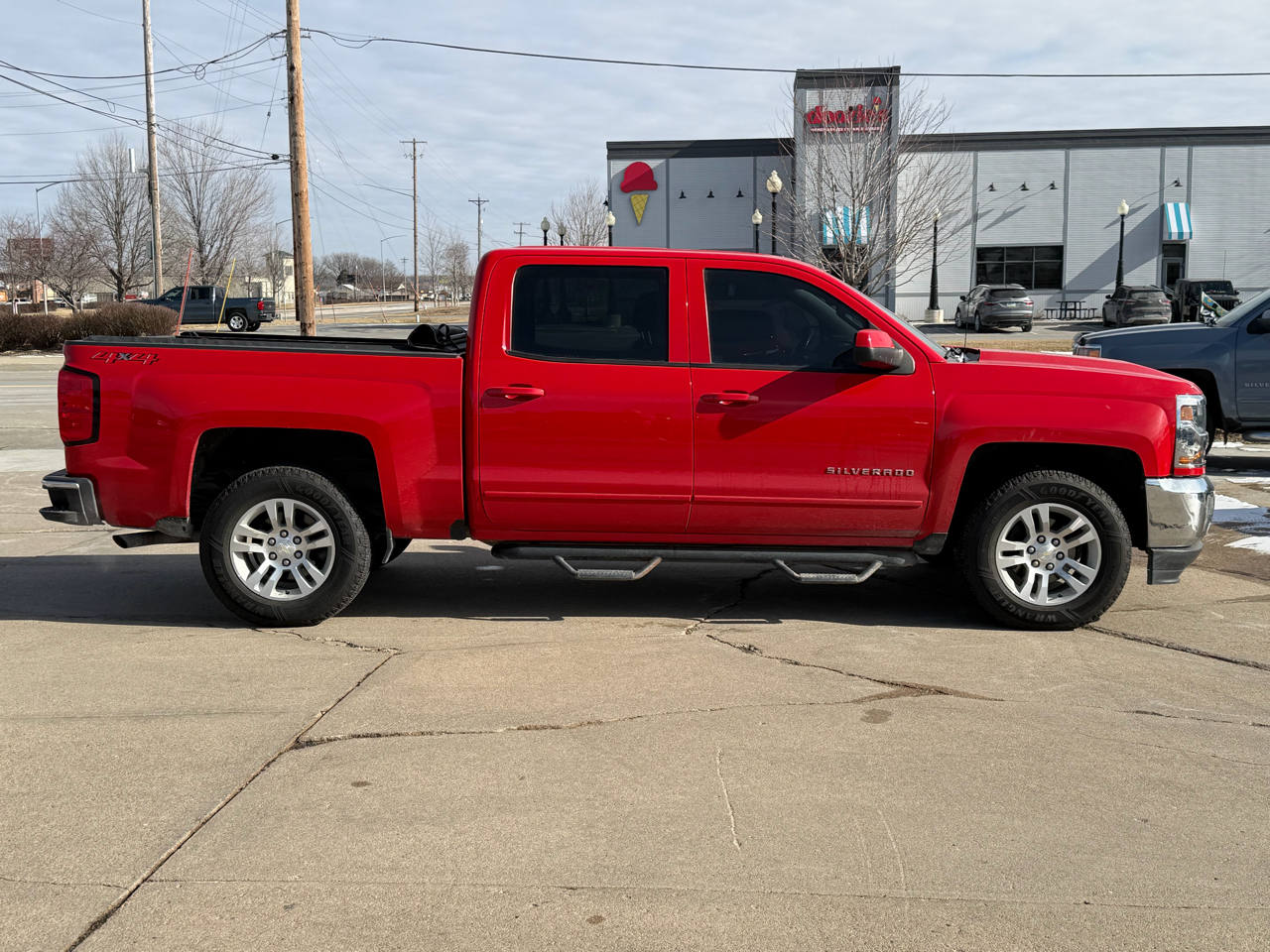 Chevrolet Silverado 1500 4WD Crew Cab 143.5" LT w/1LT 2018
