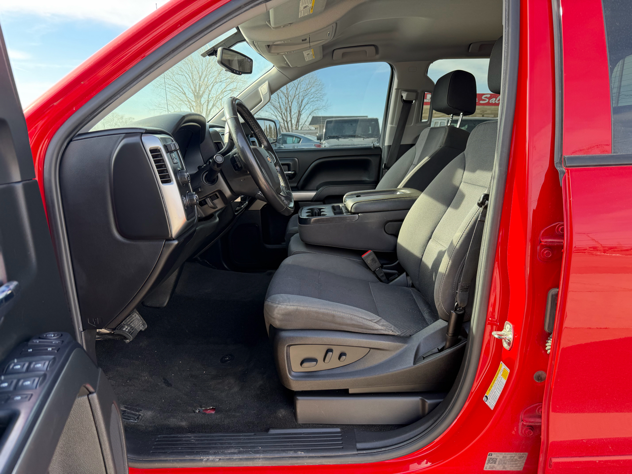 Chevrolet Silverado 1500 4WD Crew Cab 143.5" LT w/1LT 2018