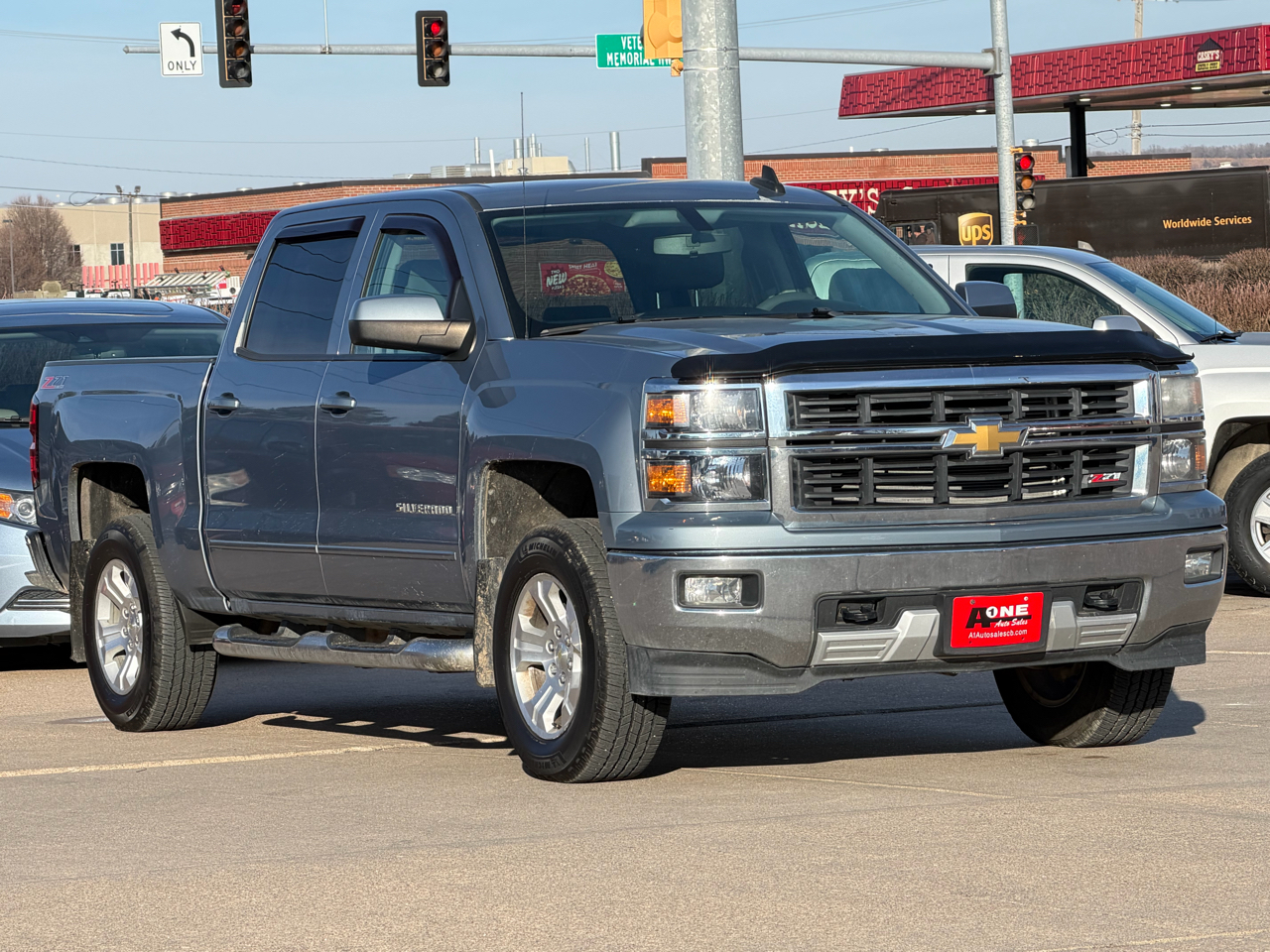 Chevrolet Silverado 1500 4WD Crew Cab 143.5" LT w/2LT 2015