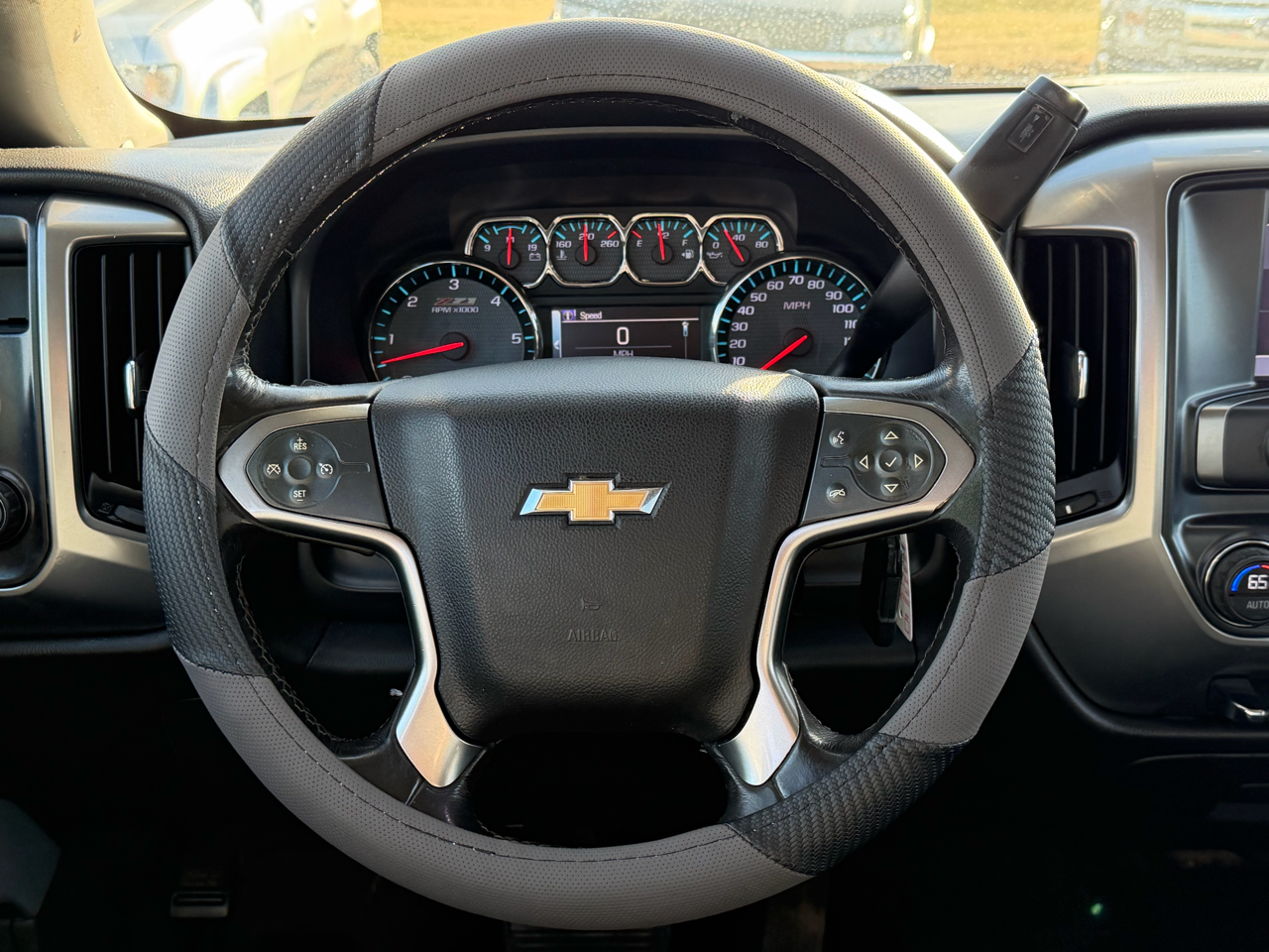 Chevrolet Silverado 1500 4WD Crew Cab 143.5" LT w/2LT 2015