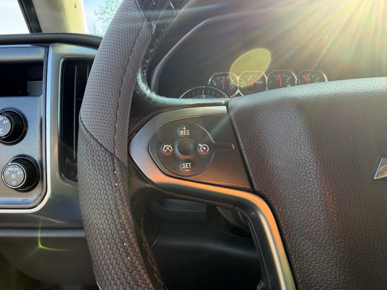 Chevrolet Silverado 1500 4WD Crew Cab 143.5" LT w/2LT 2015