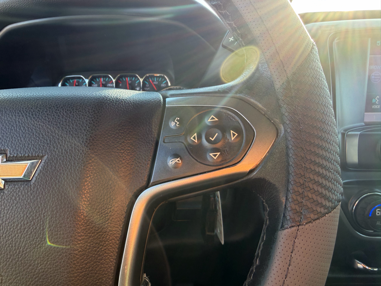 Chevrolet Silverado 1500 4WD Crew Cab 143.5" LT w/2LT 2015