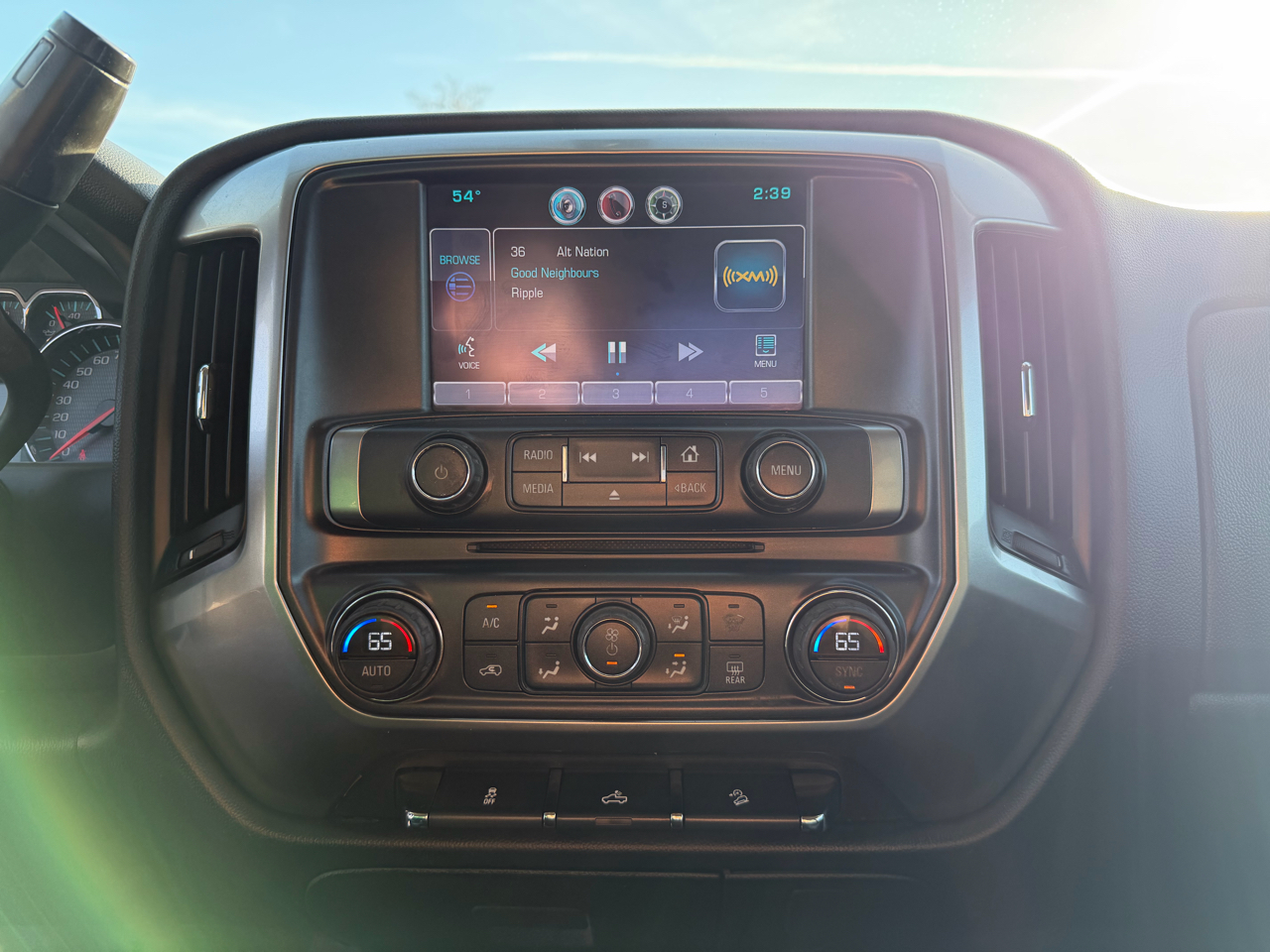 Chevrolet Silverado 1500 4WD Crew Cab 143.5" LT w/2LT 2015