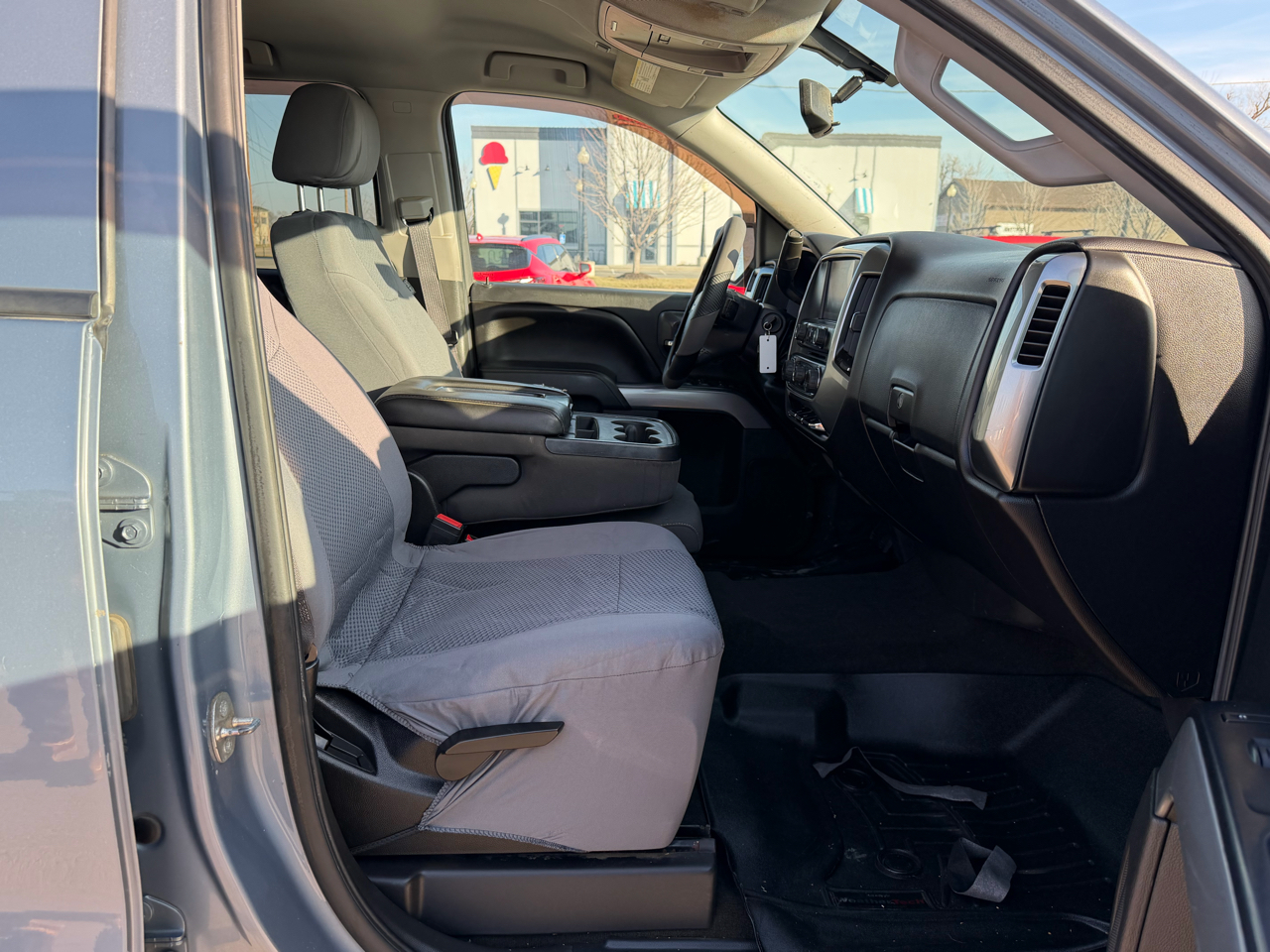 Chevrolet Silverado 1500 4WD Crew Cab 143.5" LT w/2LT 2015