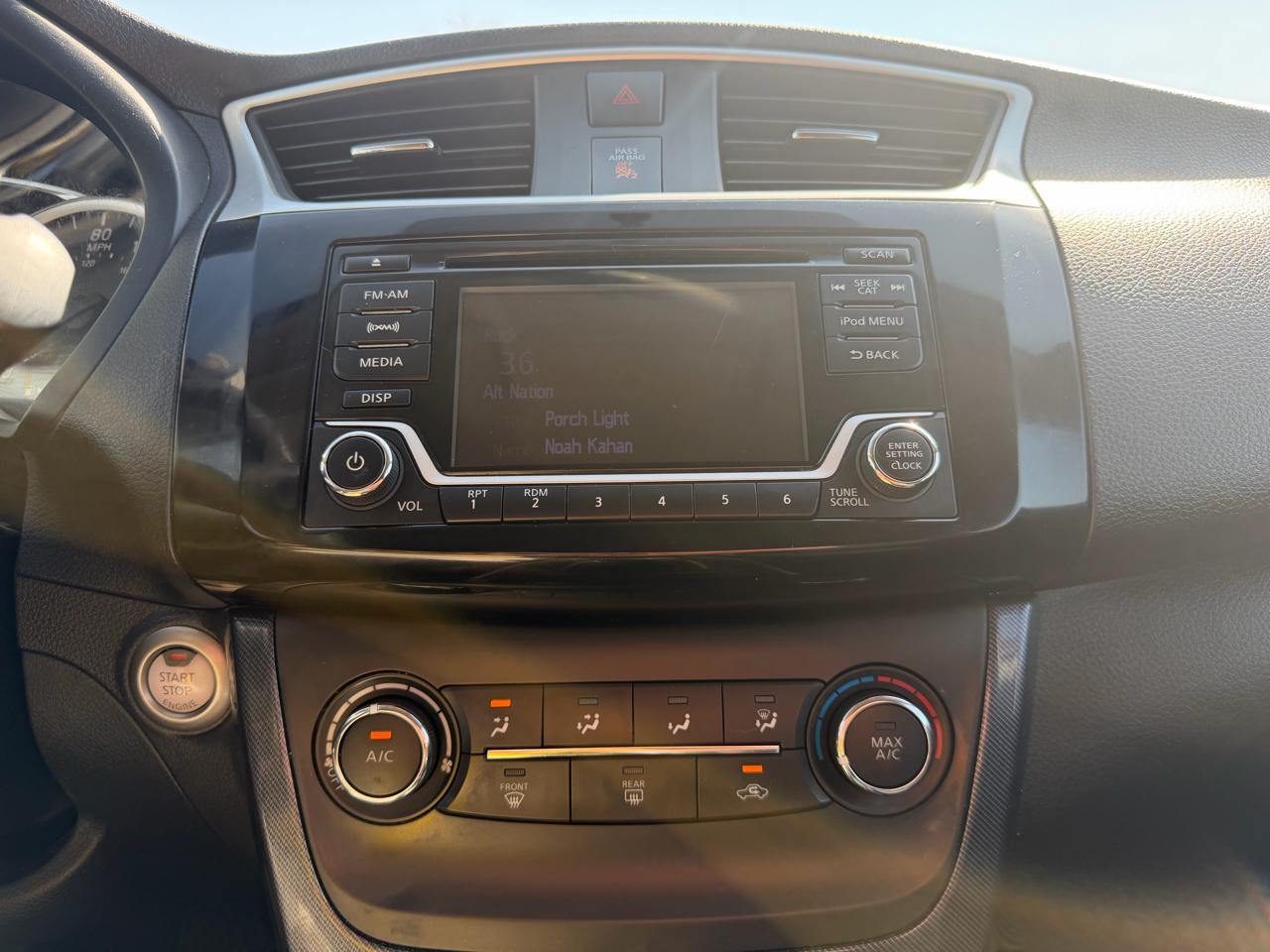 Nissan Sentra SR CVT 2017