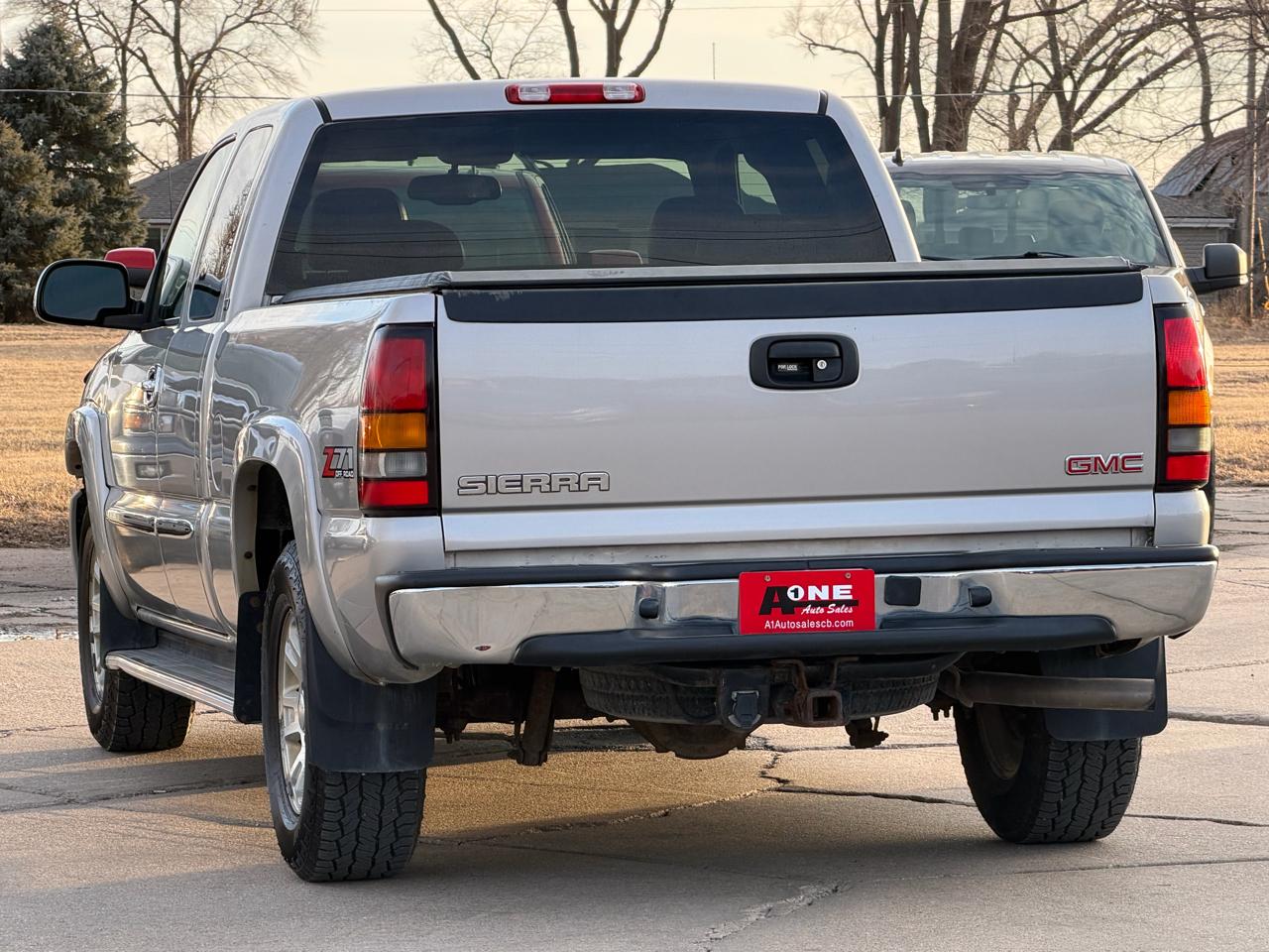 GMC Sierra 1500 Ext Cab 143.5" WB 4WD SLE 2005
