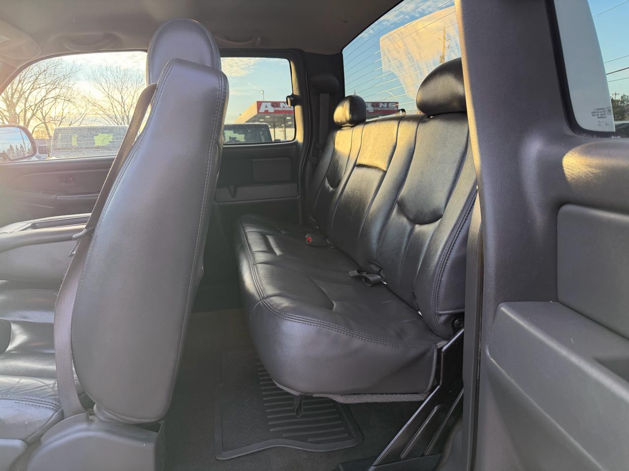 GMC Sierra 1500 Ext Cab 143.5" WB 4WD SLE 2005