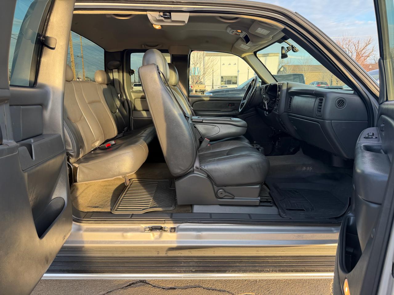 GMC Sierra 1500 Ext Cab 143.5" WB 4WD SLE 2005