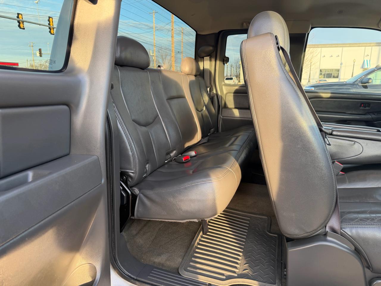 GMC Sierra 1500 Ext Cab 143.5" WB 4WD SLE 2005