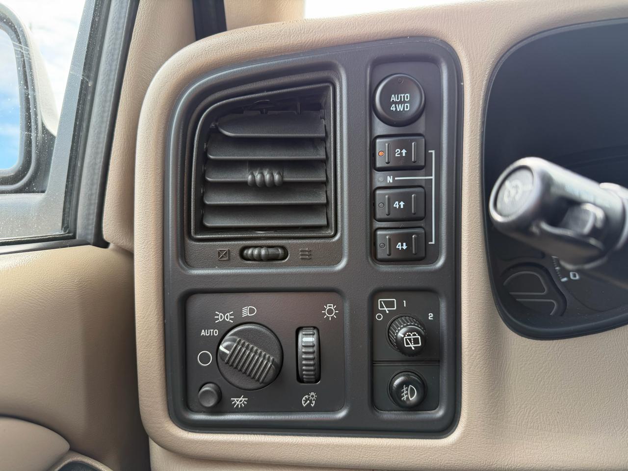 Chevrolet Tahoe 4dr 1500 4WD Z71 2004