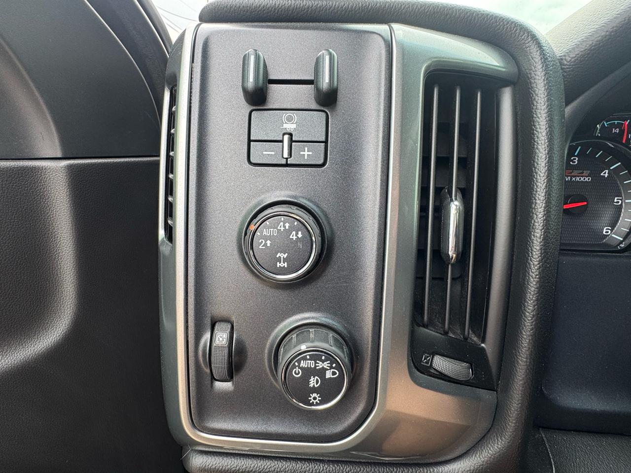 Chevrolet Silverado 1500 4WD Crew Cab 143.5" LT w/2LT 2014