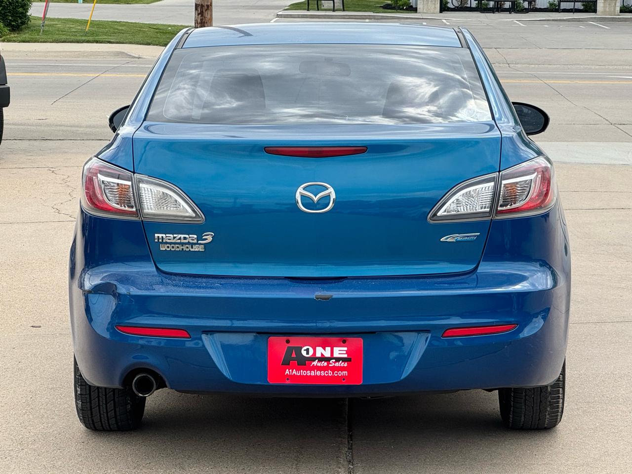 Mazda MAZDA3 4dr Sdn Auto i Touring 2012