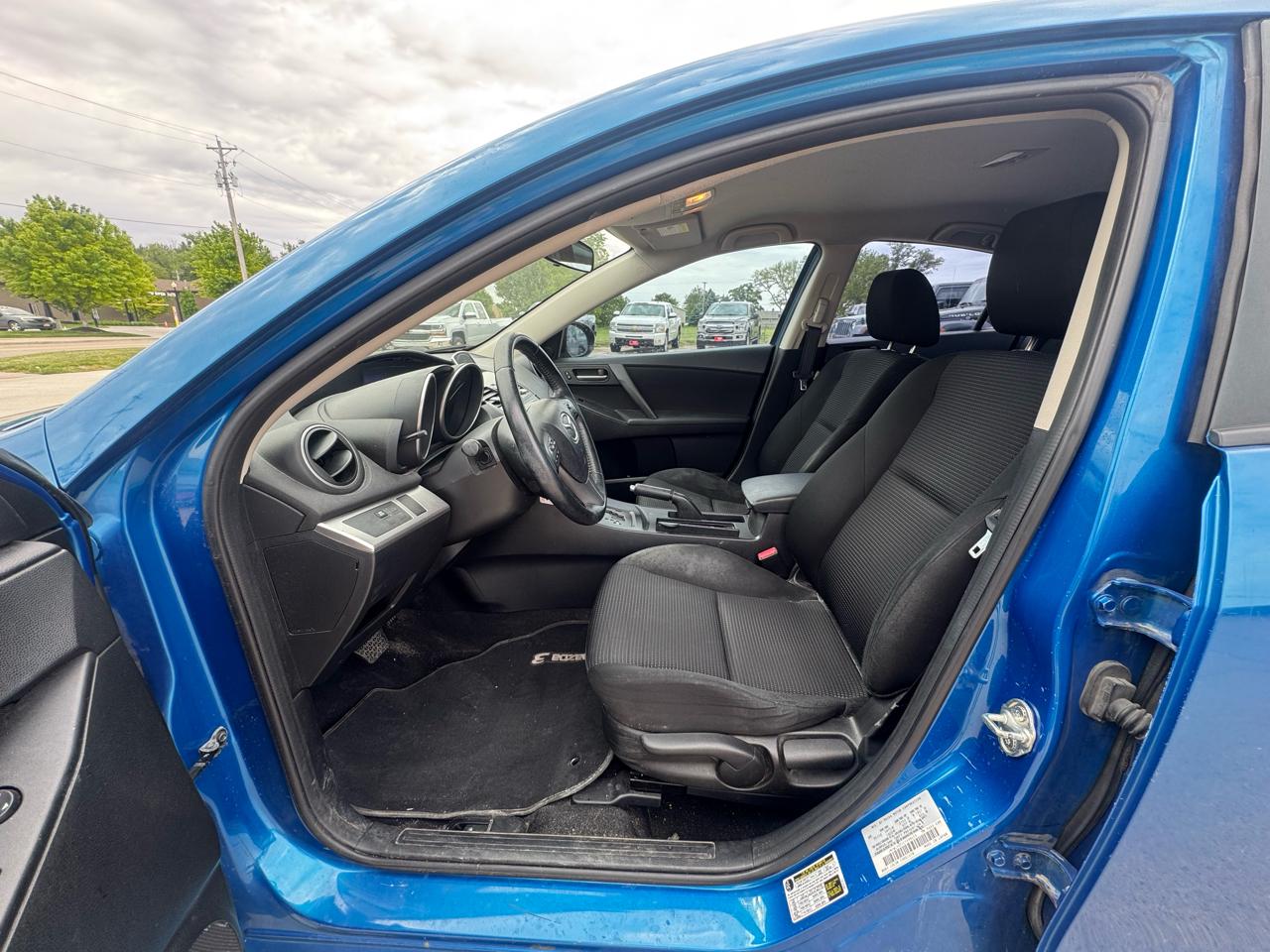 Mazda MAZDA3 4dr Sdn Auto i Touring 2012