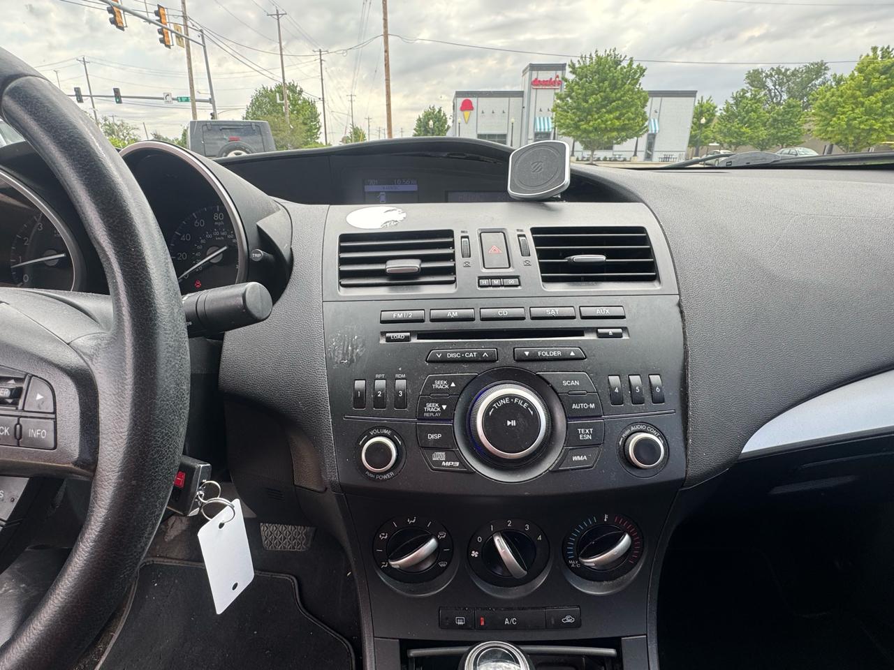 Mazda MAZDA3 4dr Sdn Auto i Touring 2012