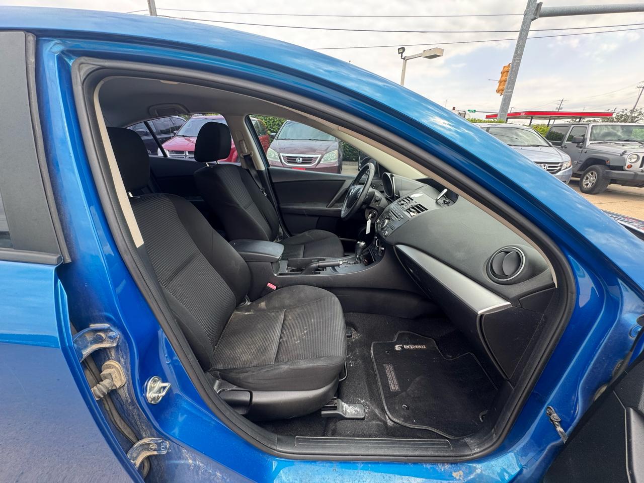 Mazda MAZDA3 4dr Sdn Auto i Touring 2012