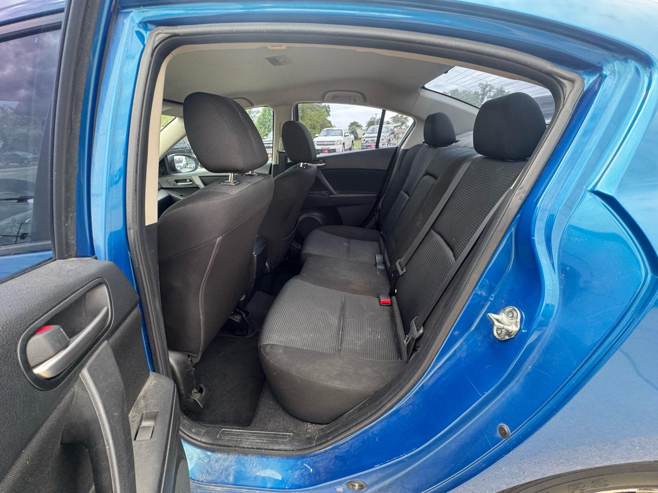 Mazda MAZDA3 4dr Sdn Auto i Touring 2012