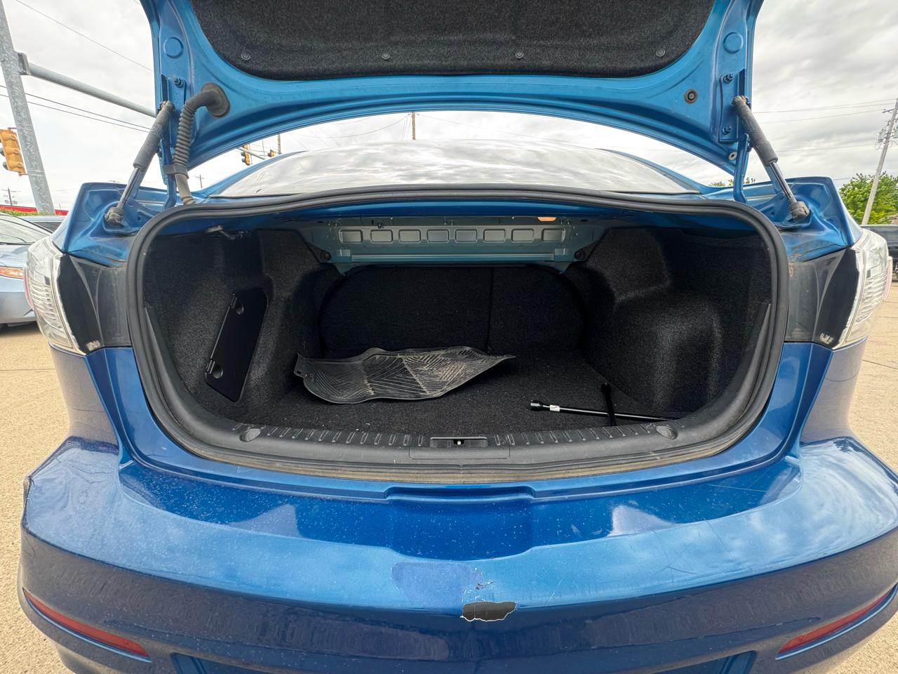 Mazda MAZDA3 4dr Sdn Auto i Touring 2012