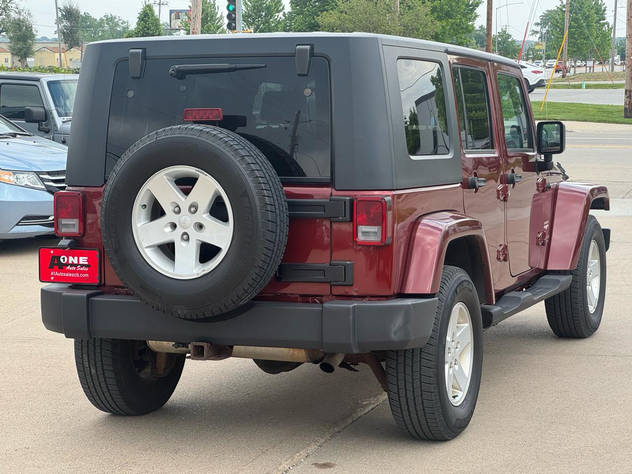 Jeep Wrangler 4WD 4dr Unlimited Sahara 2007