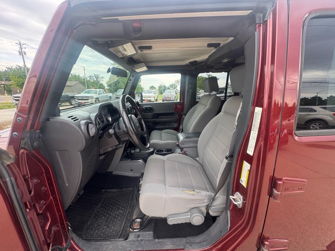 Jeep Wrangler 4WD 4dr Unlimited Sahara 2007