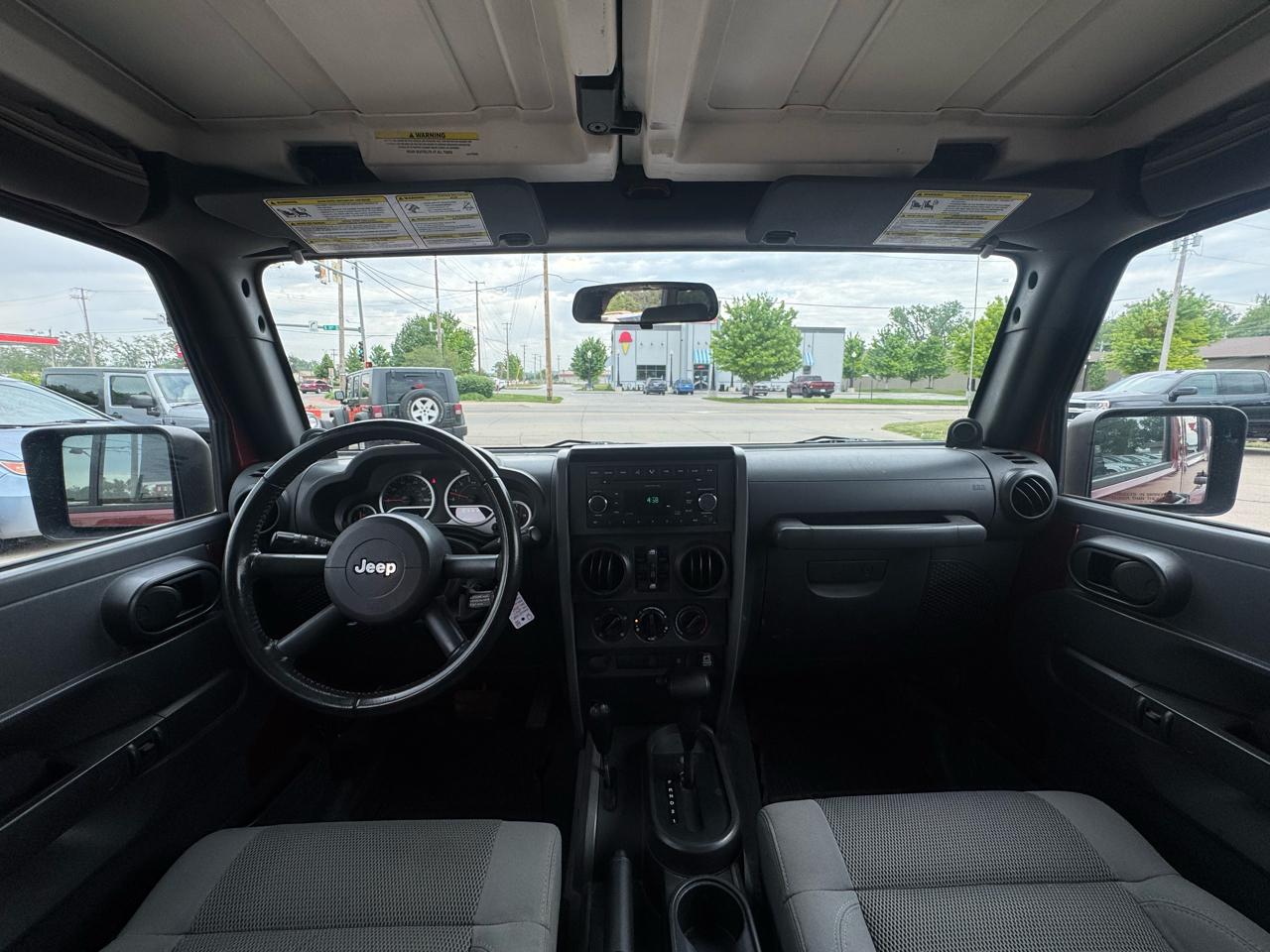 Jeep Wrangler 4WD 4dr Unlimited Sahara 2007