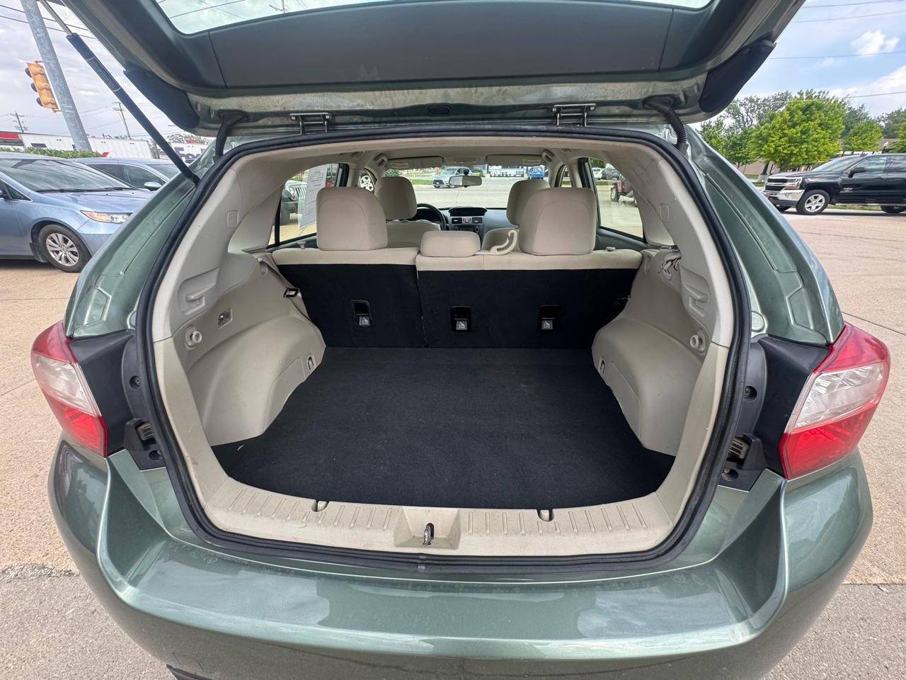 Subaru Impreza Wagon 5dr Man 2.0i 2014