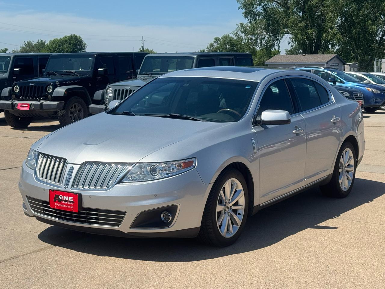 Lincoln MKS 4dr Sdn FWD 2009
