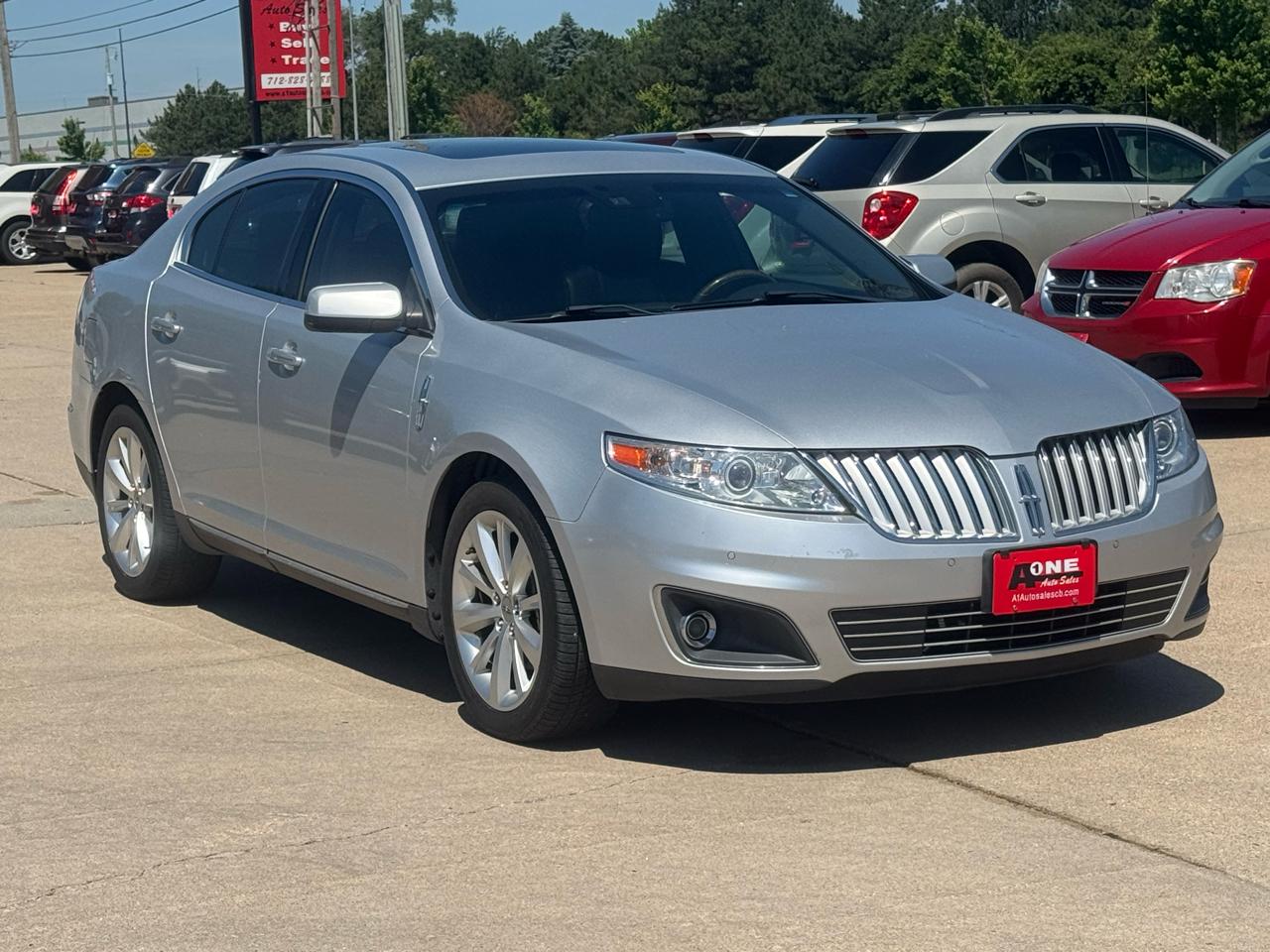 Lincoln MKS 4dr Sdn FWD 2009