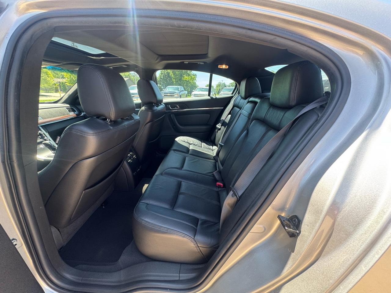 Lincoln MKS 4dr Sdn FWD 2009