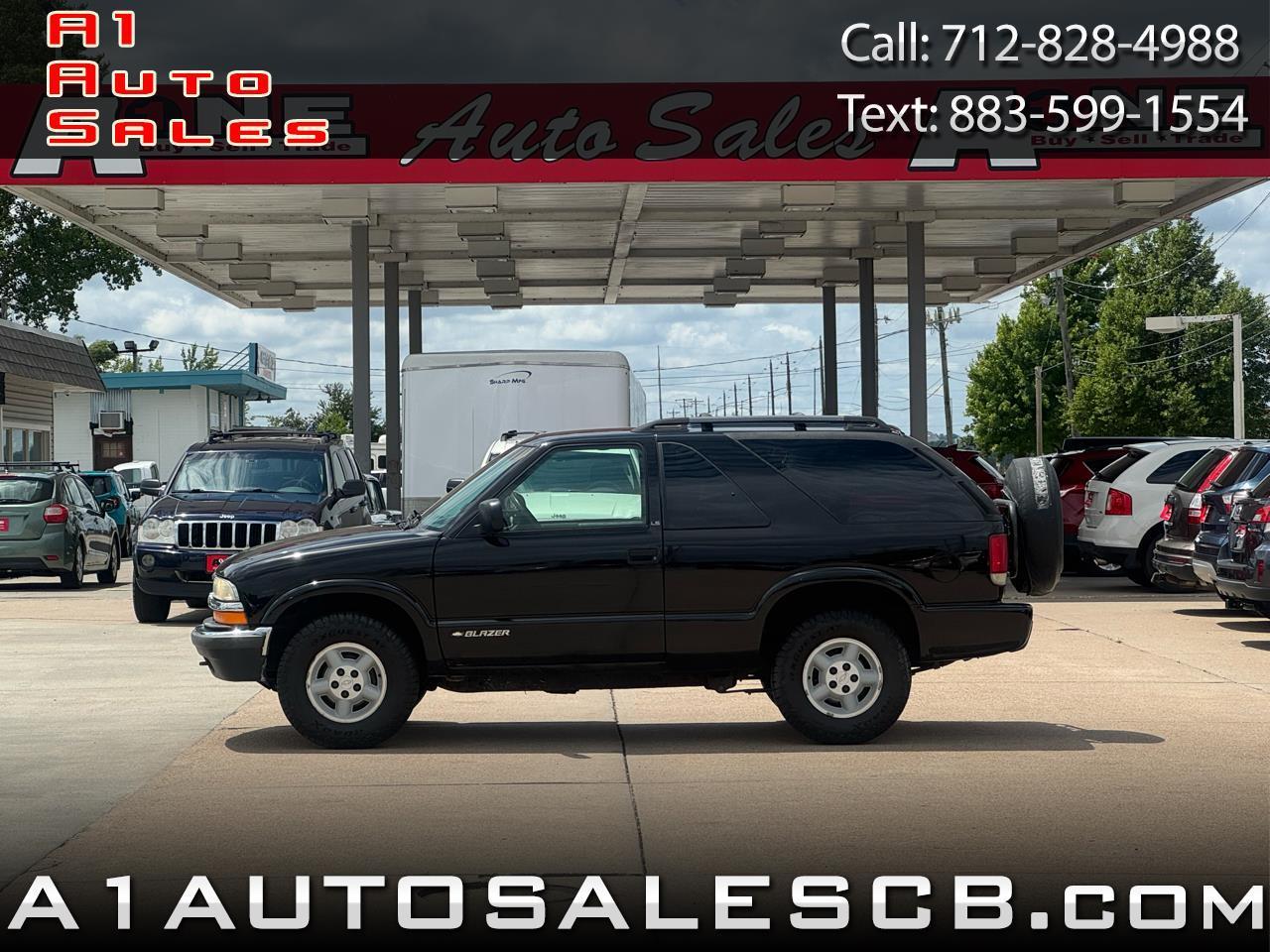 2000 Chevrolet Blazer 2dr 4WD LS