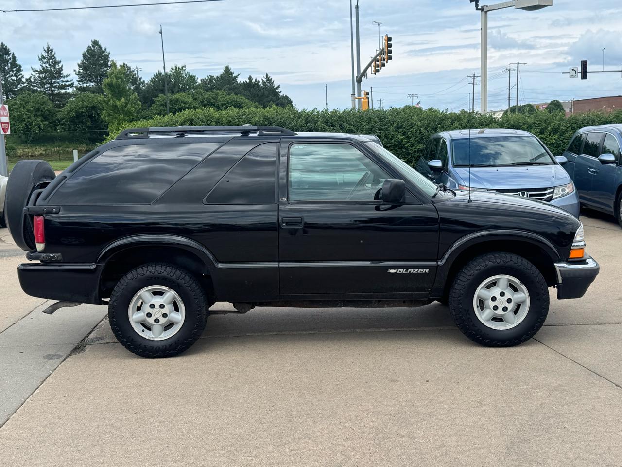 Chevrolet Blazer 2dr 4WD LS 2000
