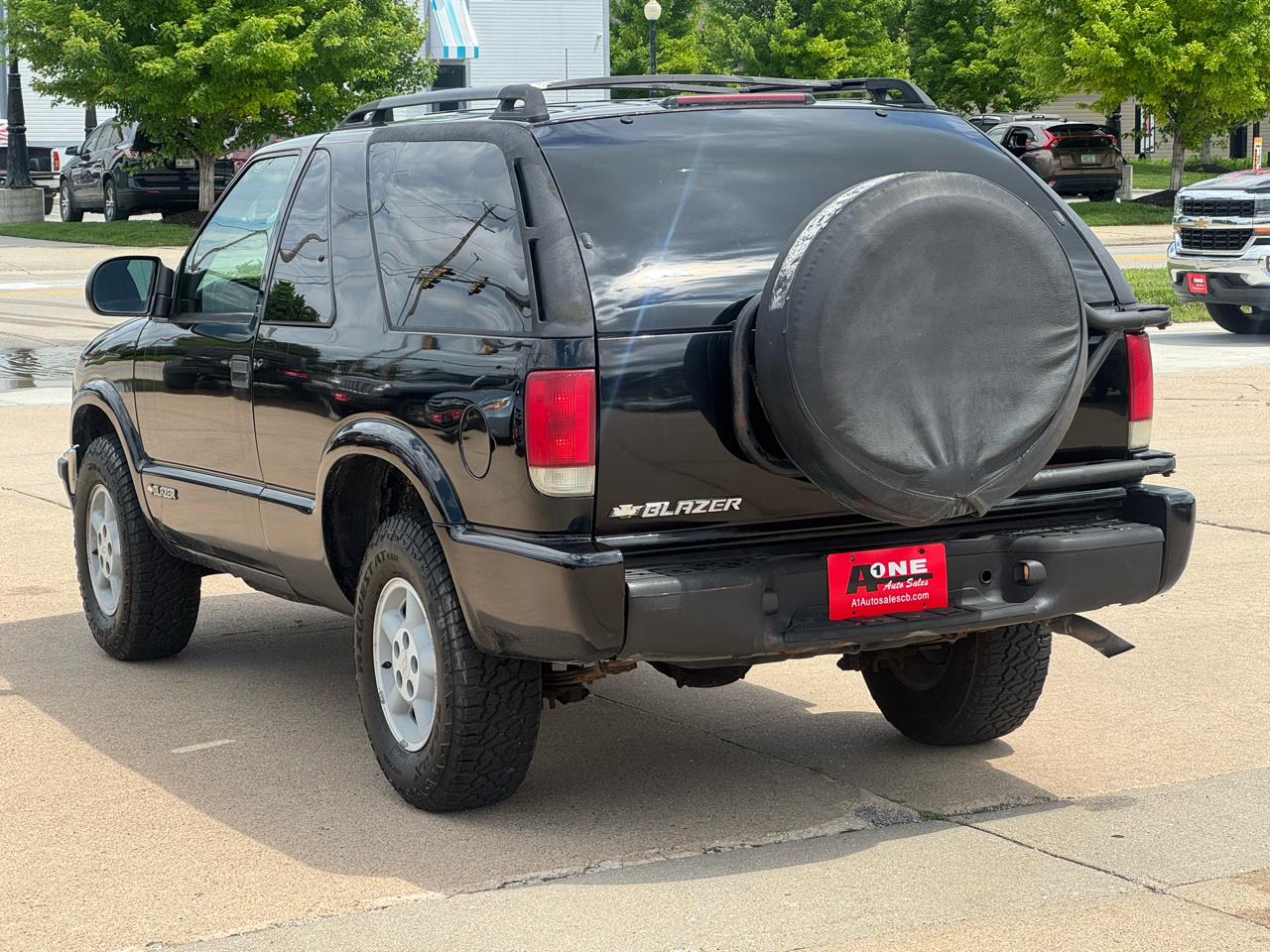 Chevrolet Blazer 2dr 4WD LS 2000
