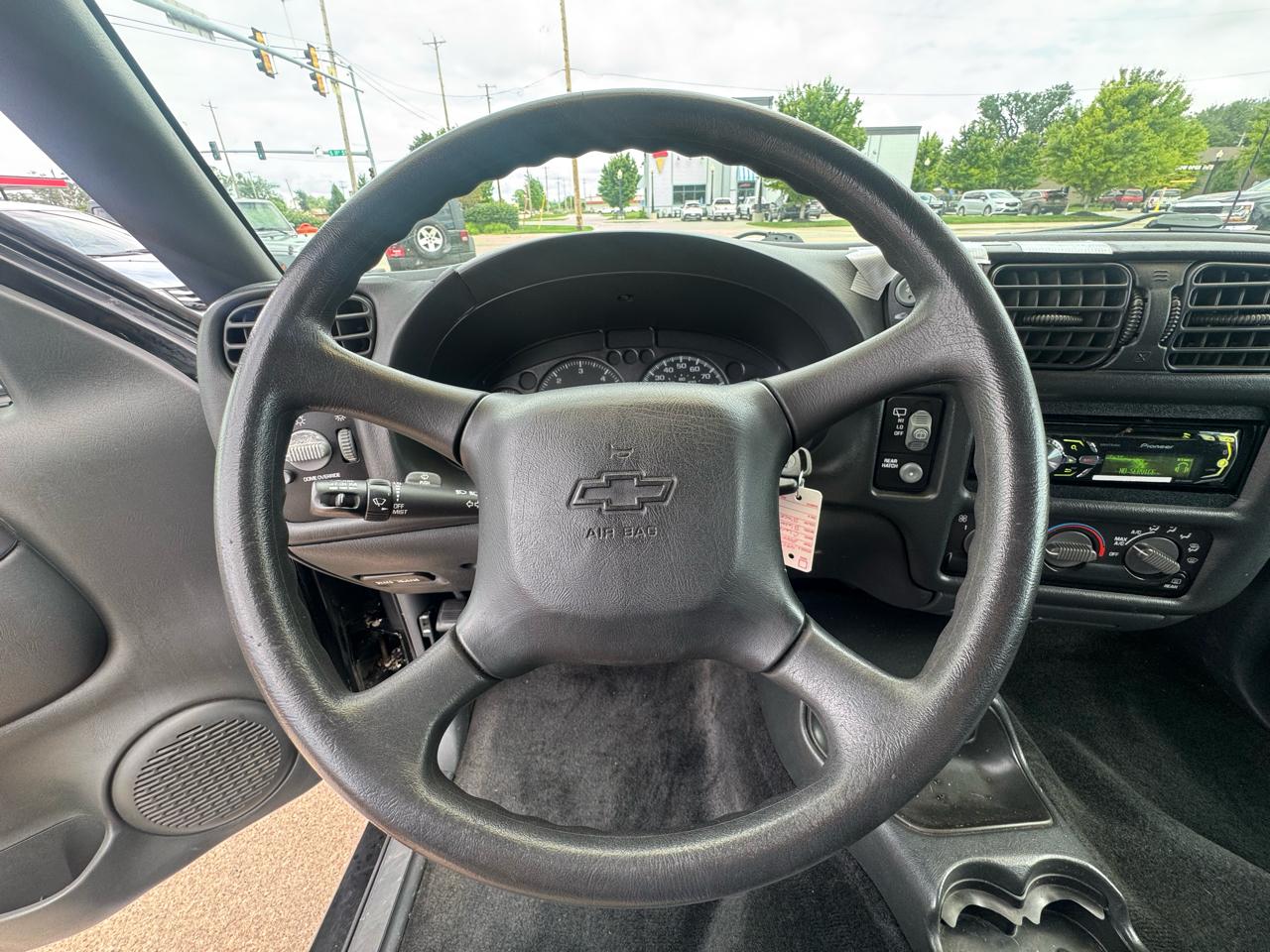 Chevrolet Blazer 2dr 4WD LS 2000