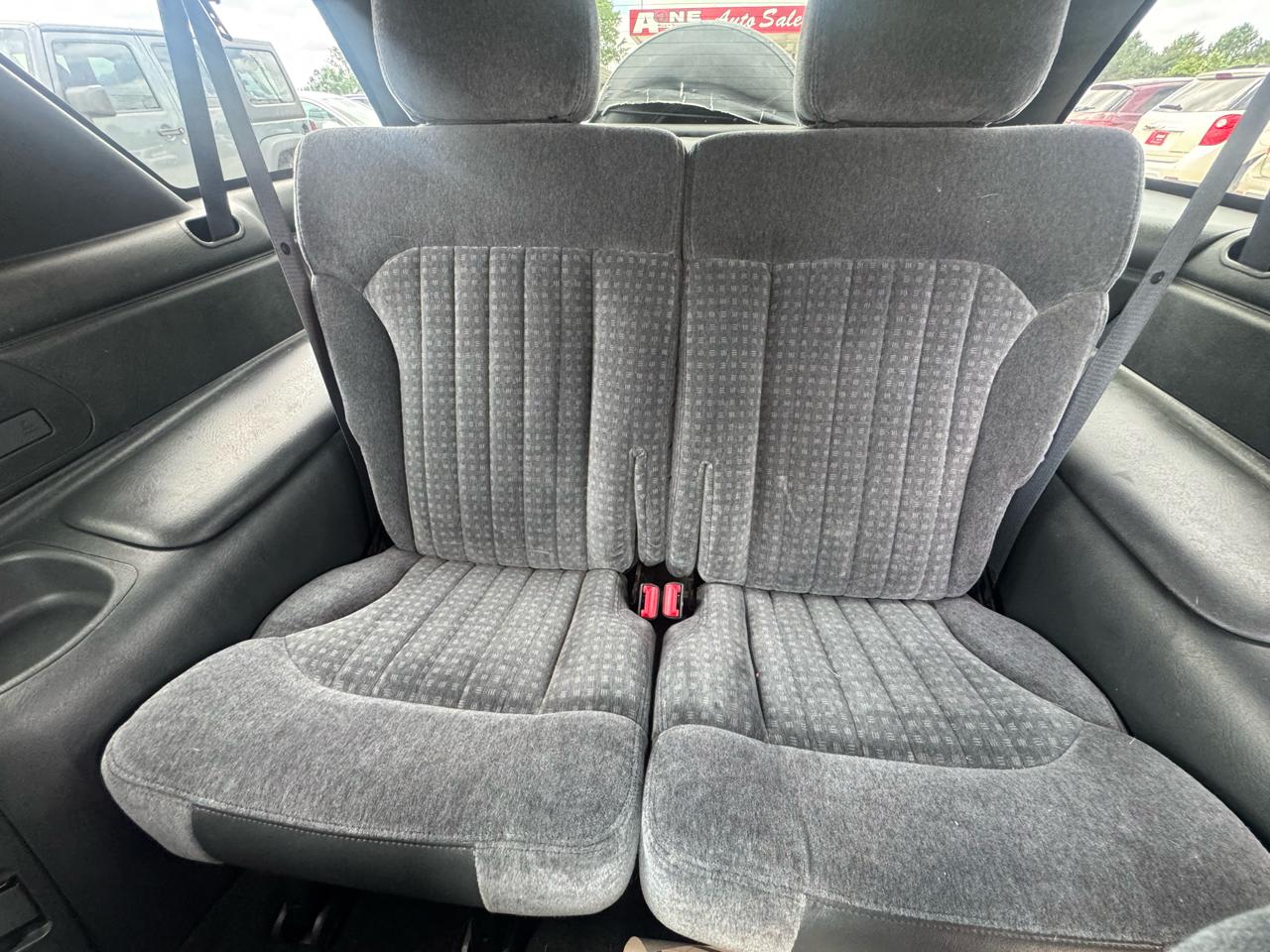 Chevrolet Blazer 2dr 4WD LS 2000