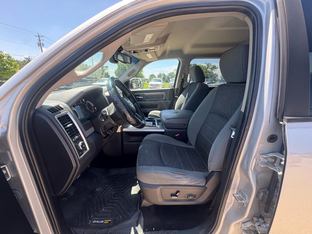 RAM 1500 4WD Crew Cab 140.5" Big Horn 2013