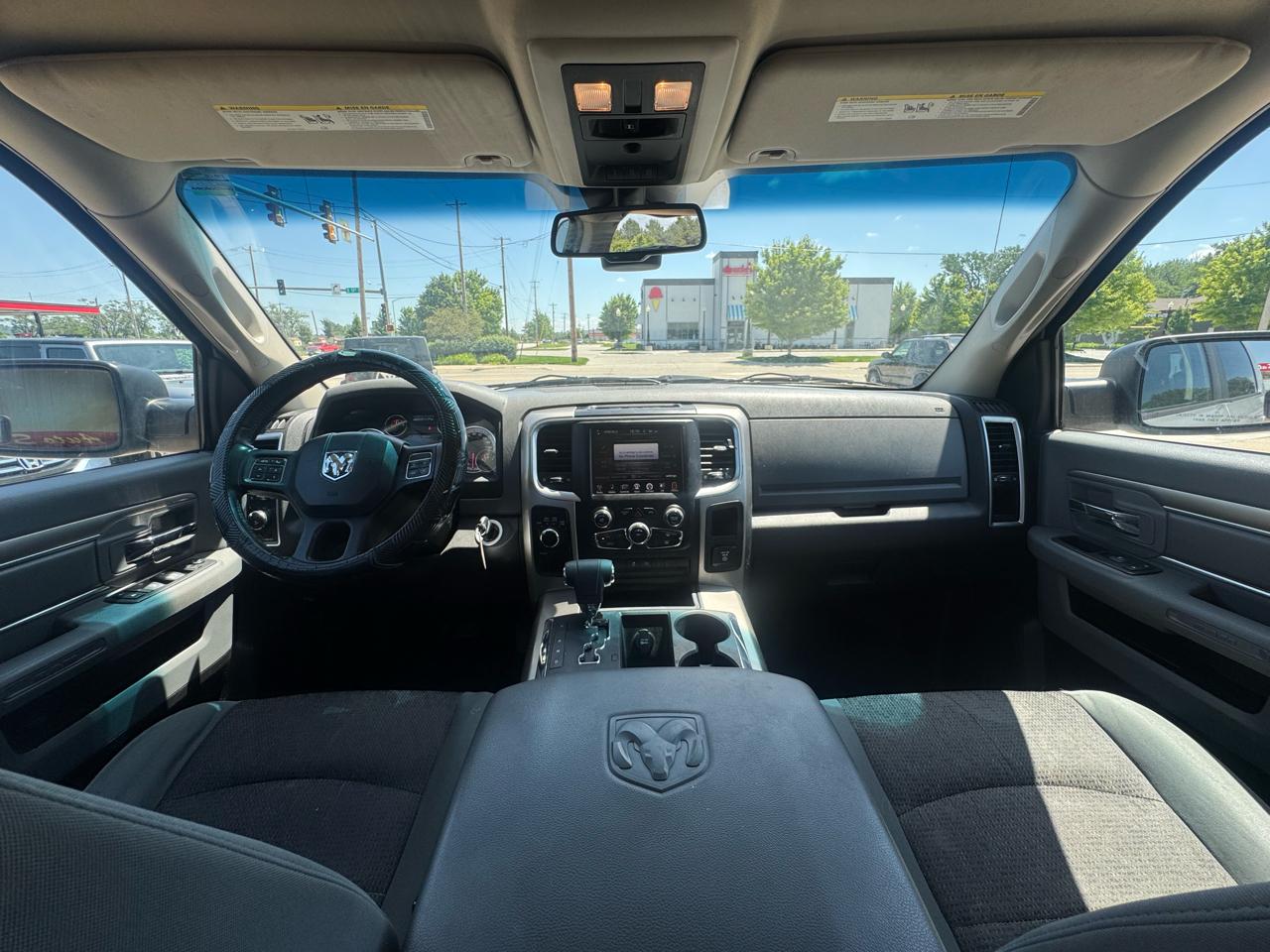 RAM 1500 4WD Crew Cab 140.5" Big Horn 2013