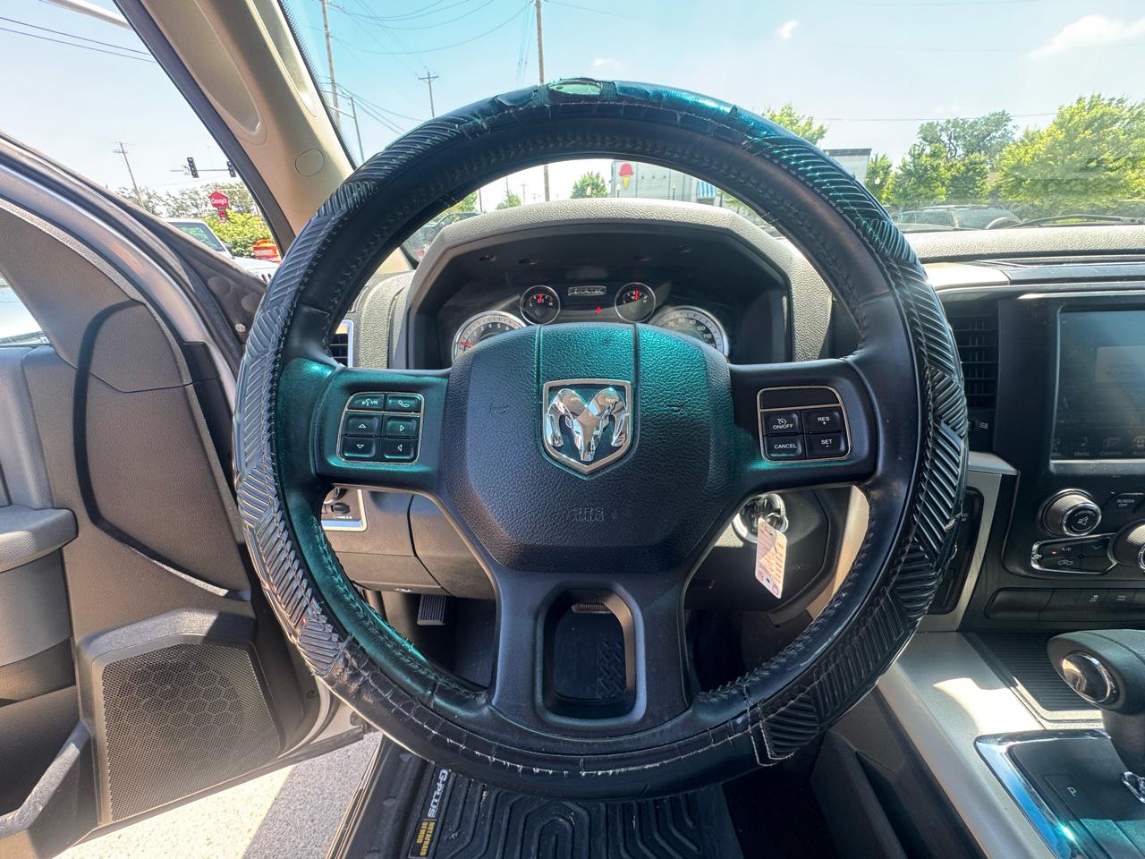 RAM 1500 4WD Crew Cab 140.5" Big Horn 2013