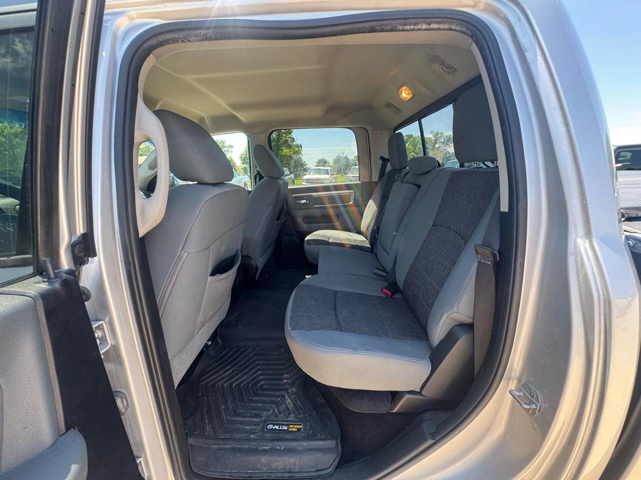 RAM 1500 4WD Crew Cab 140.5" Big Horn 2013