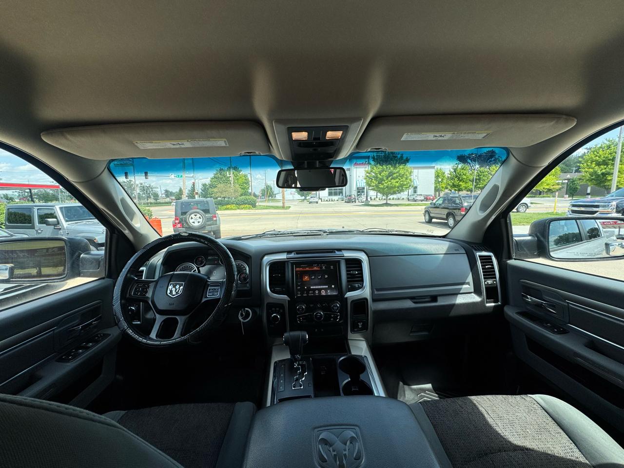 RAM 1500 4WD Crew Cab 140.5" Big Horn 2013