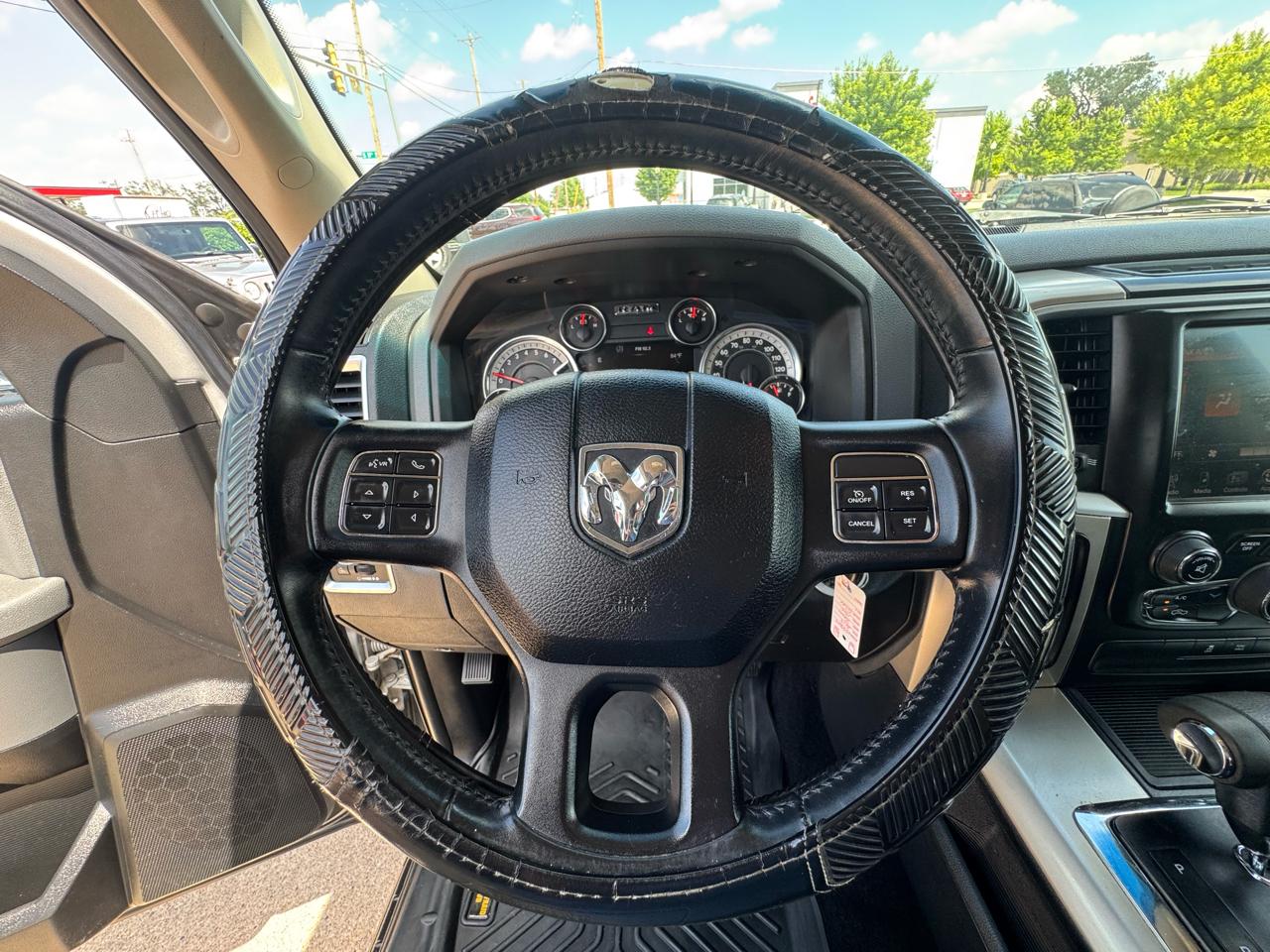 RAM 1500 4WD Crew Cab 140.5" Big Horn 2013