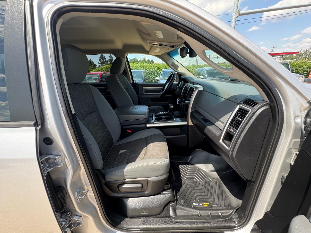 RAM 1500 4WD Crew Cab 140.5" Big Horn 2013