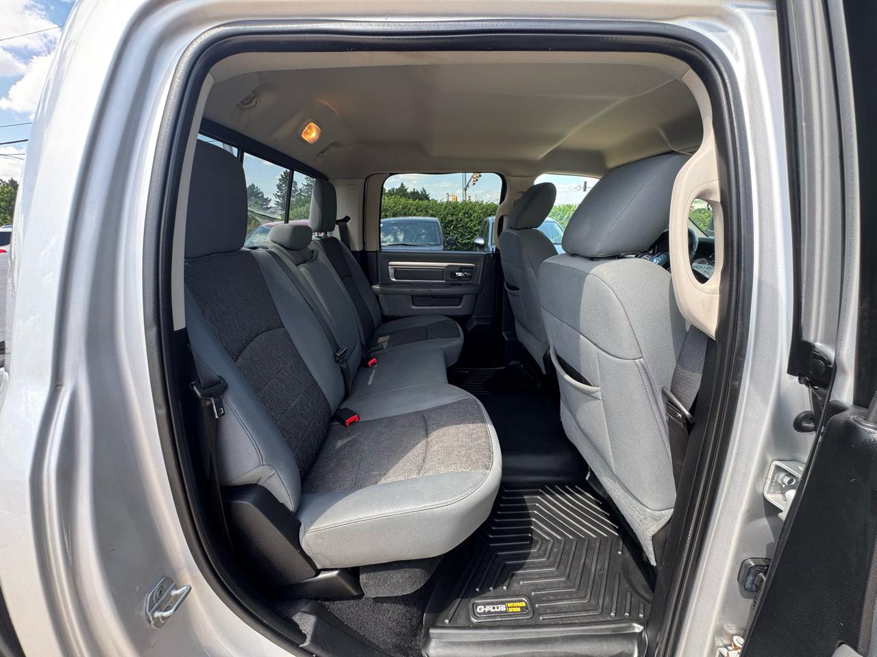 RAM 1500 4WD Crew Cab 140.5" Big Horn 2013